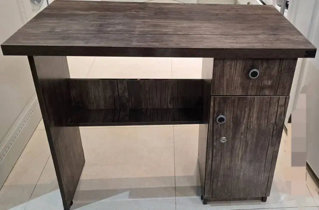 میز تحریر در حد نو|میز تحریر و کامپیوتر|تهران, جنت‌آباد جنوبی|دیوار