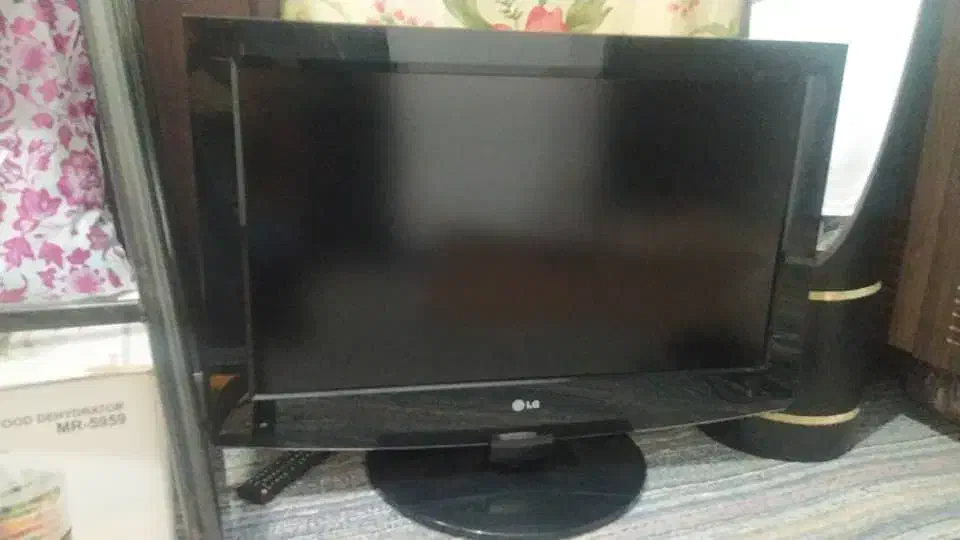 وسایل برقی|تلویزیون و پروژکتور|سنندج, |دیوار