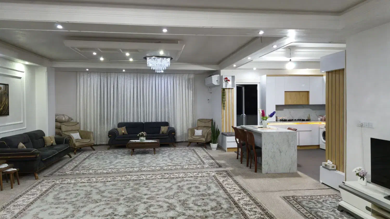 ۱۹۵متری/فول امکانات/نورگیر مناسب/محدوده میدان ساعت|فروش آپارتمان|پاکدشت, پاکدشت (مامازند)|دیوار
