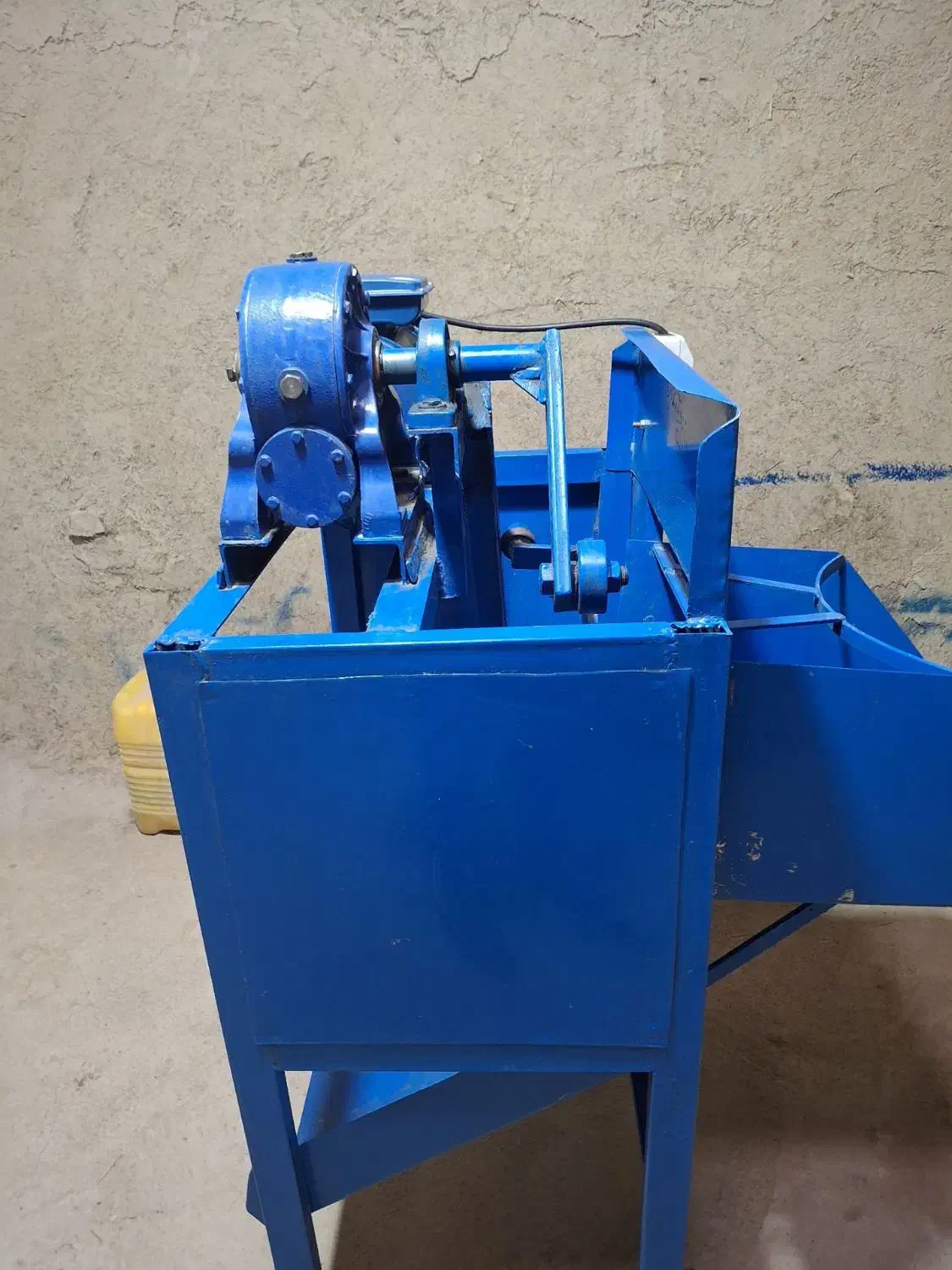 علف خردکن|خردکن، آسیاب، غذاساز|بستان آباد, |دیوار