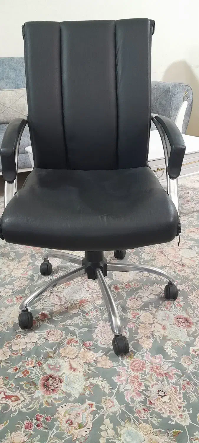 صندلی چرخان سالم|صندلی و نیمکت|لاهیجان, لیالستان|دیوار