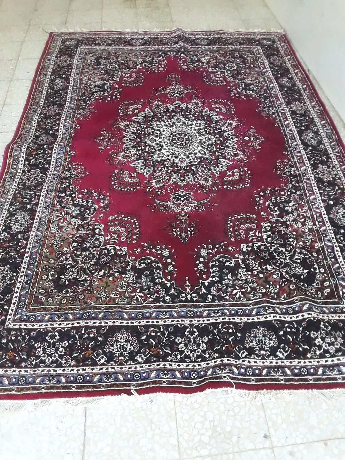 فروش‌یک‌تخته‌فرش‌۶متری‌شسته‌شده‌وتمیز|فرش|گلپایگان, |دیوار