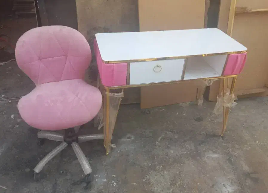 ترولی میز ناخن پاف تخت|آرایشگاه و سالنهای زیبایی|شیراز, شهرک صنعتی شیراز|دیوار