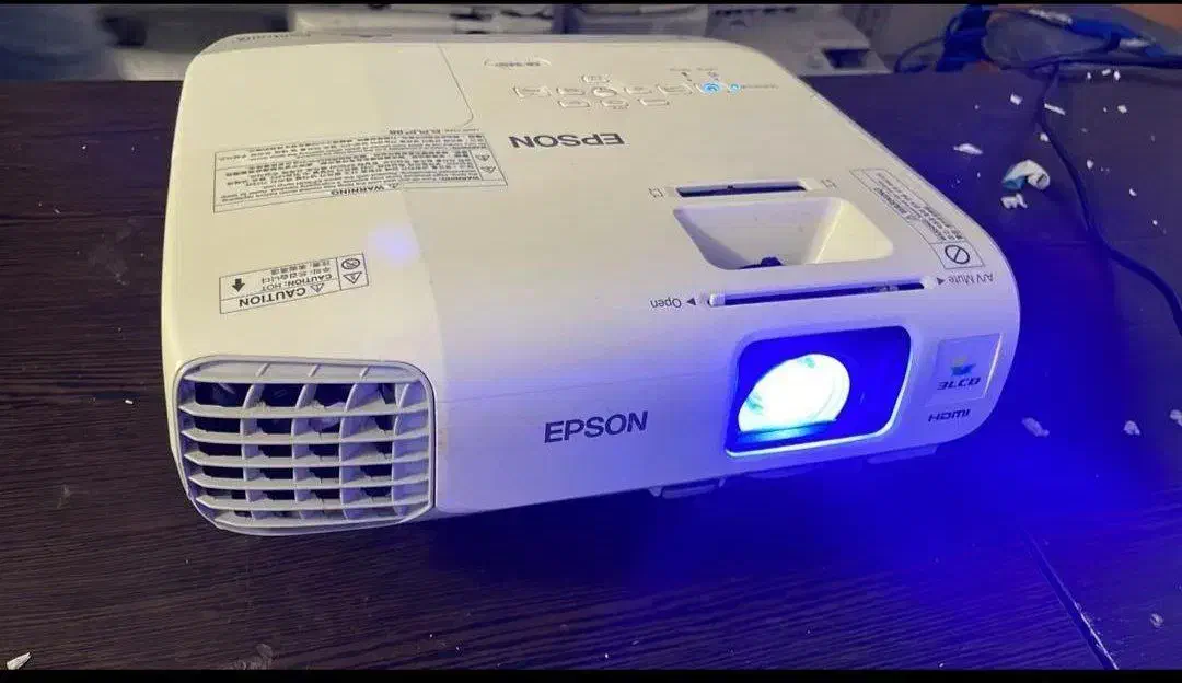 اجاره ویدئو پروژکتور با کیفیت عالی|خدمات پذیرایی، مراسم|تبریز, |دیوار