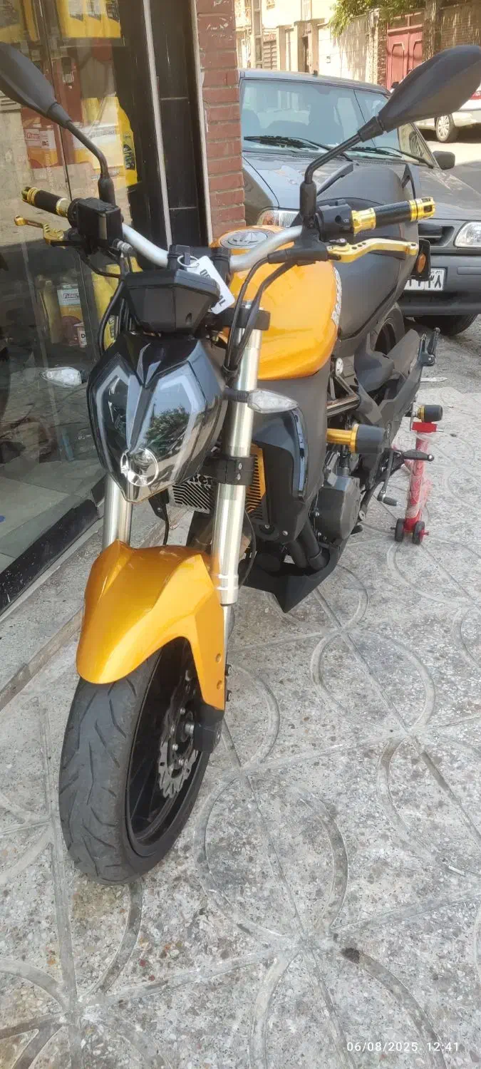 بنلی ۳۰۰ طلایی ۴۰۲|موتورسیکلت|کرمانشاه, |دیوار