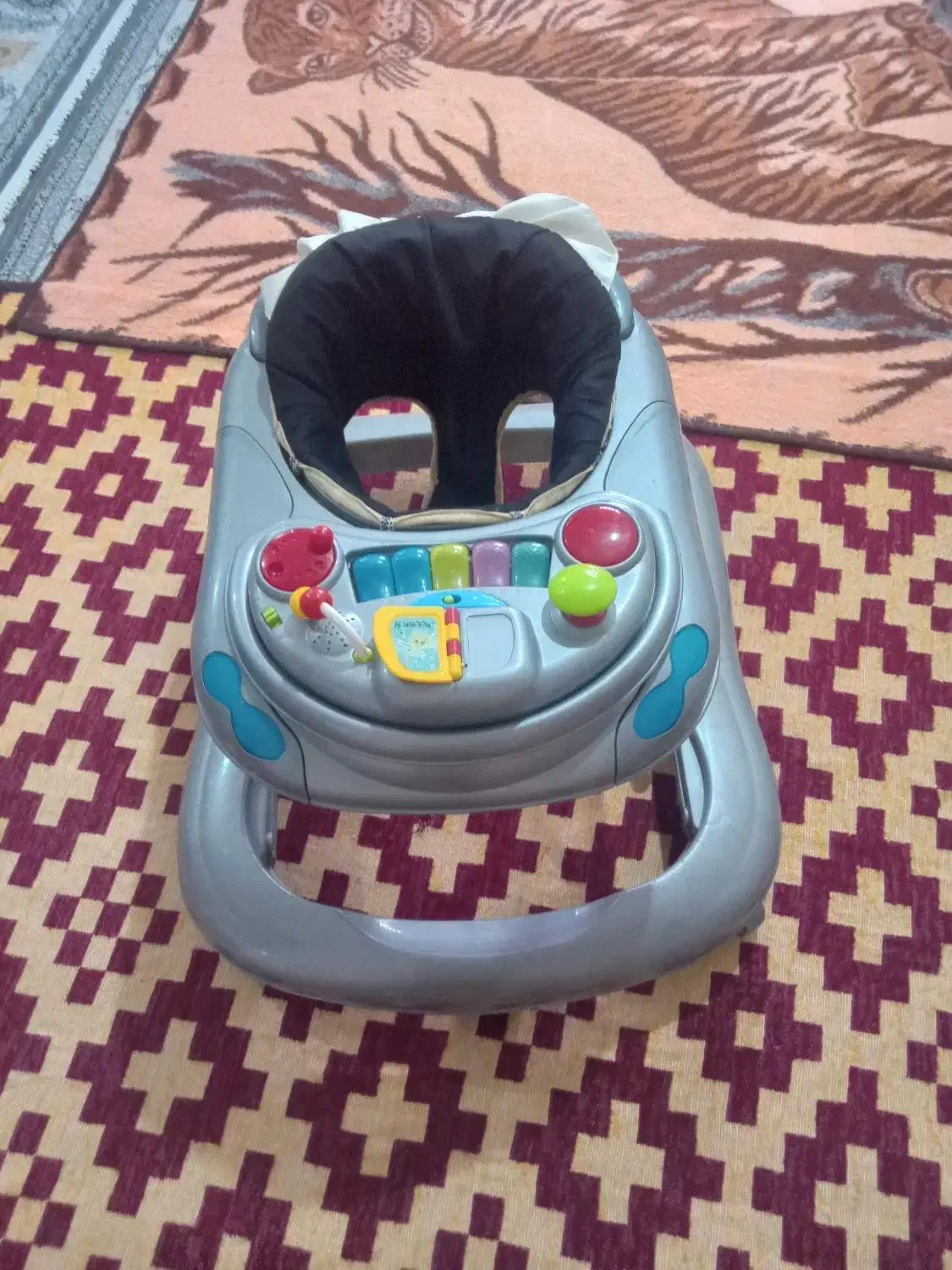 یک روروئک سالم و نو|کالسکه و لوازم جانبی|سهند, |دیوار