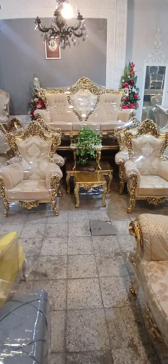 تمام ، چوب ، سلطنتی و کلاسیک|مبلمان خانگی و میز عسلی|مشهد, امام خمینی|دیوار