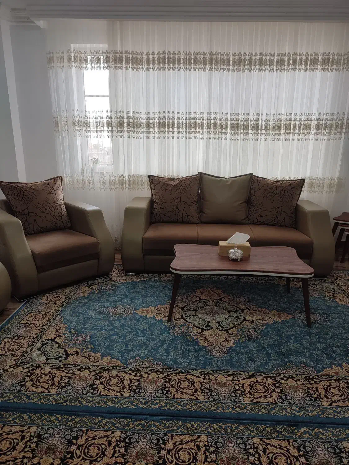 با سلام یک دست مبل 7 نفره تمیز و کم کار شده|مبلمان خانگی و میز عسلی|رشت, دیانتی|دیوار