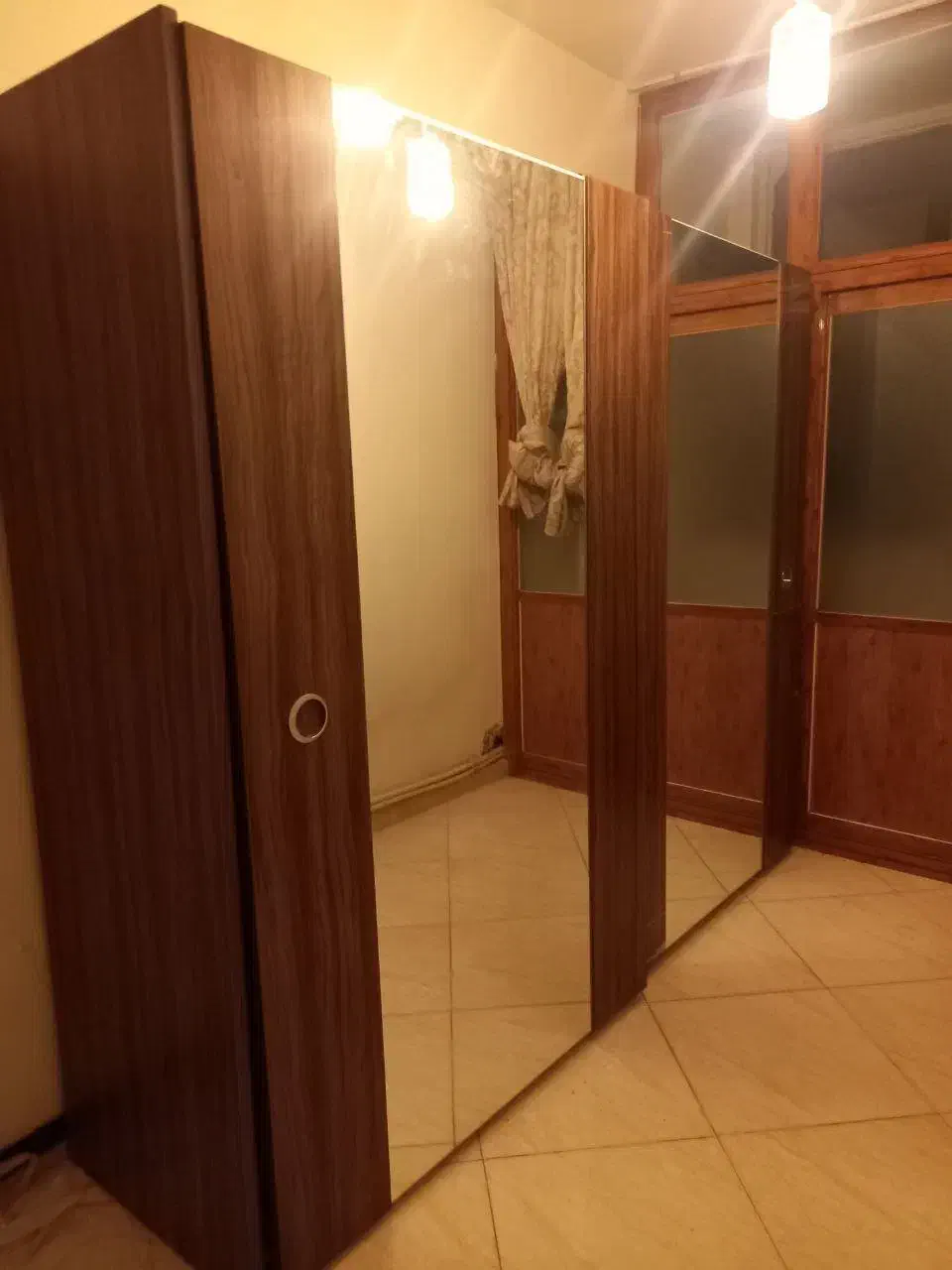 کمد کم جا چوب|جاکفشی، کمد، دراور|تهران, گلستان (شهرک راه آهن)|دیوار