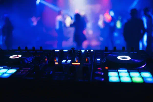 اجرای موزیک Dj دیجی و ارکست .dj omid|خدمات پذیرایی، مراسم|همدان, |دیوار