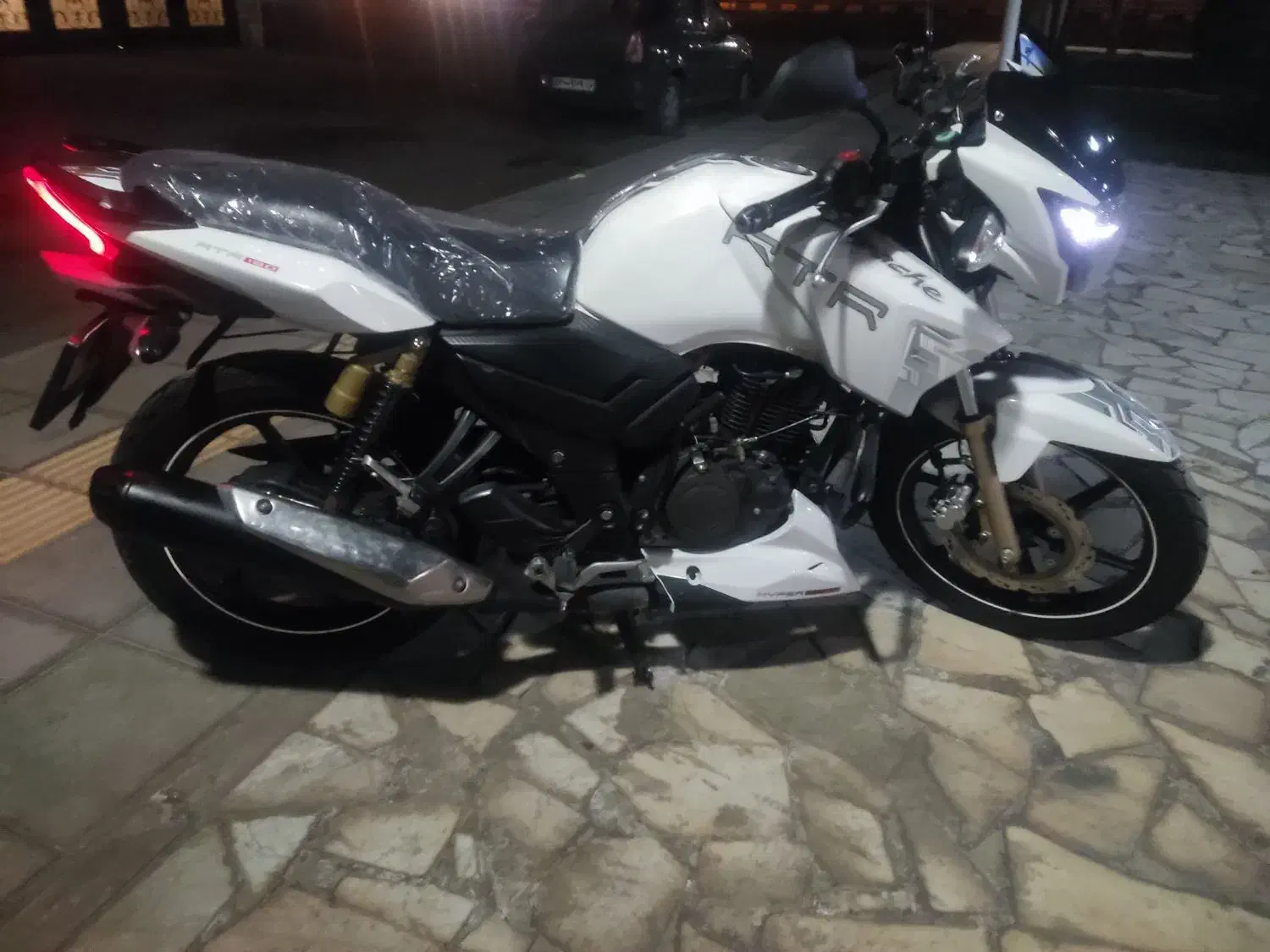 آپاچی 180|موتورسیکلت|قم, دانش|دیوار