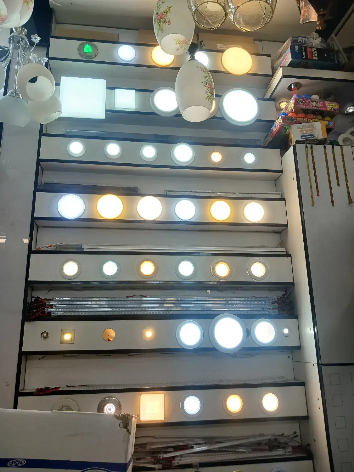 برق کشی ساختمان تک فازتا۱۰۰متر پذیرفته می شود|خدمات پیشه و مهارت|قم, دانش|دیوار