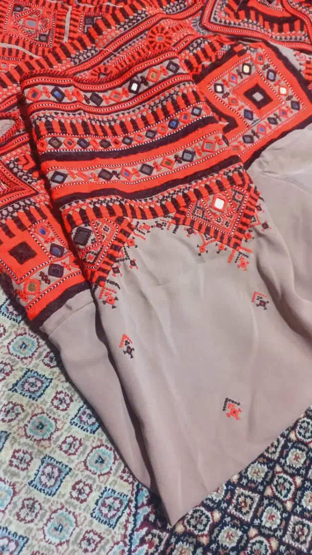 لباس مجلسی|لباس|چابهار, |دیوار