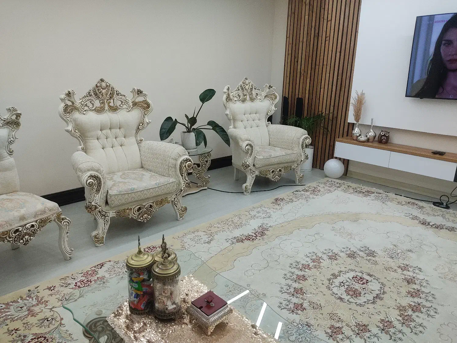 مبل سلطنتی 9 نفره همراه ناهارخوری|مبلمان خانگی و میز عسلی|بندرعباس, |دیوار
