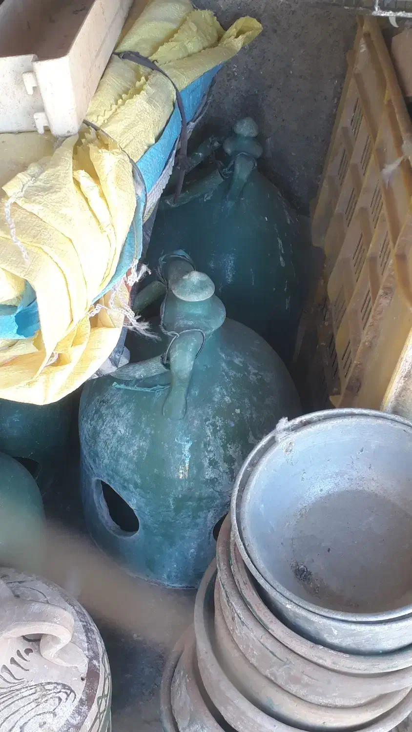 کبوتر پرشی|پرنده|هشتگرد, هشتگرد قدیم|دیوار