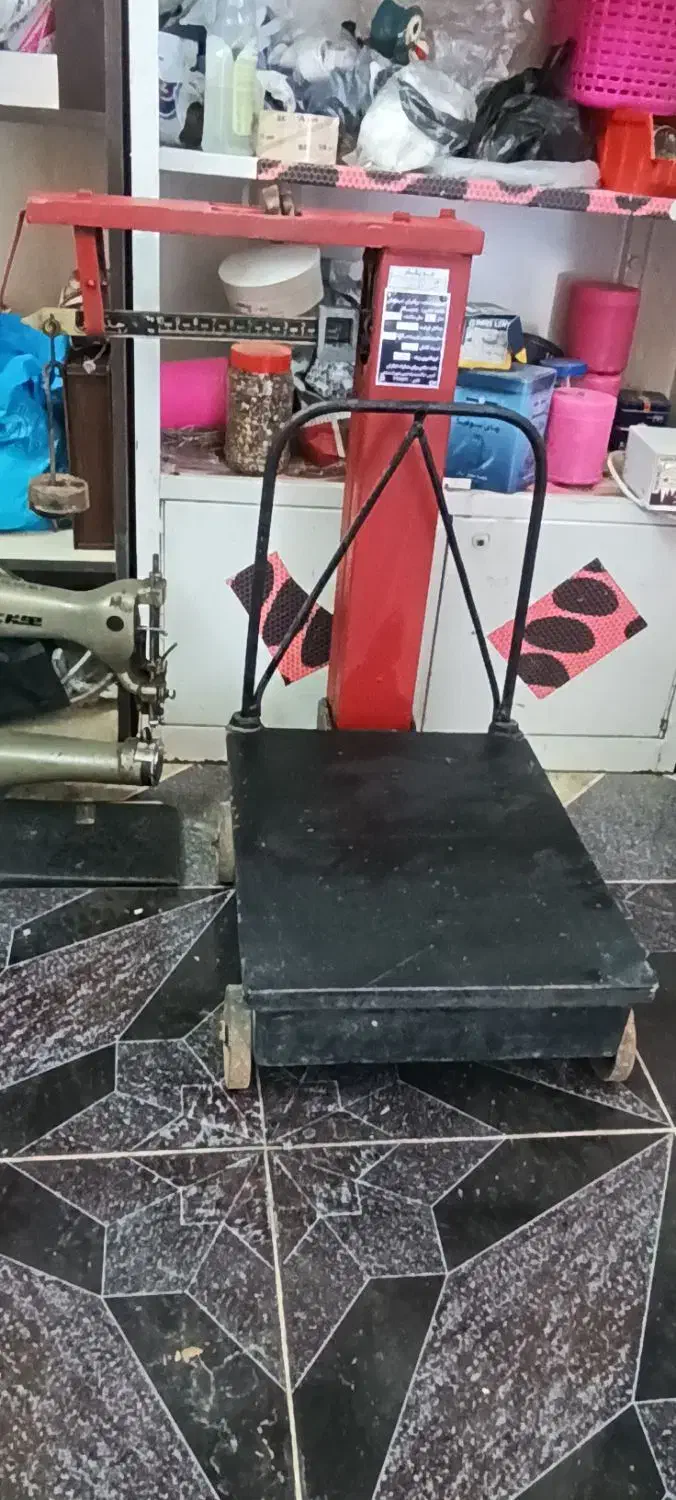 باسکول در حد نو ۱۰۰کیلو|فروشگاه و مغازه|قم, چهل درخت‎|دیوار