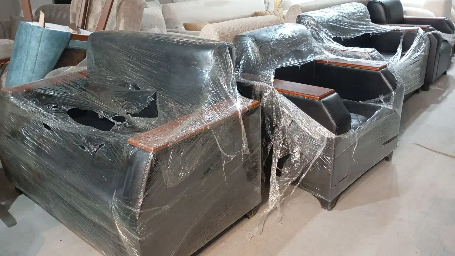 نیم ست چستر قهوهای مات و مشکی موجود شد|مبلمان اداری|دزفول, |دیوار