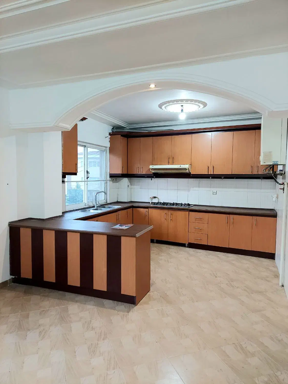 خیابان مهرگان آپارتمان ۱۲۰ متر (تک واحد) شیک|اجارهٔ آپارتمان|لاهیجان, مهرگان|دیوار