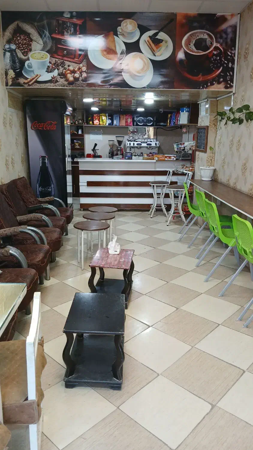 همکاری در کافه و ساندویچی|استخدام خدمات فروشگاه و رستوران|جیرفت, |دیوار