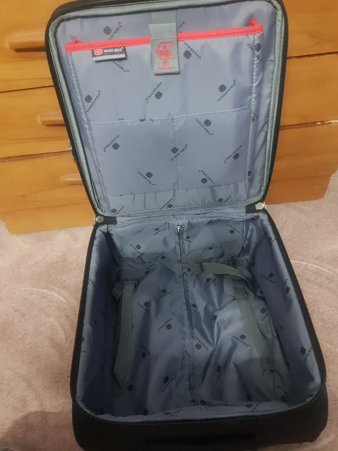 چمدان wenger noblr اورجینال رمز دار|کیف، کفش، کمربند|صدرا-فارس, فاز ۱|دیوار