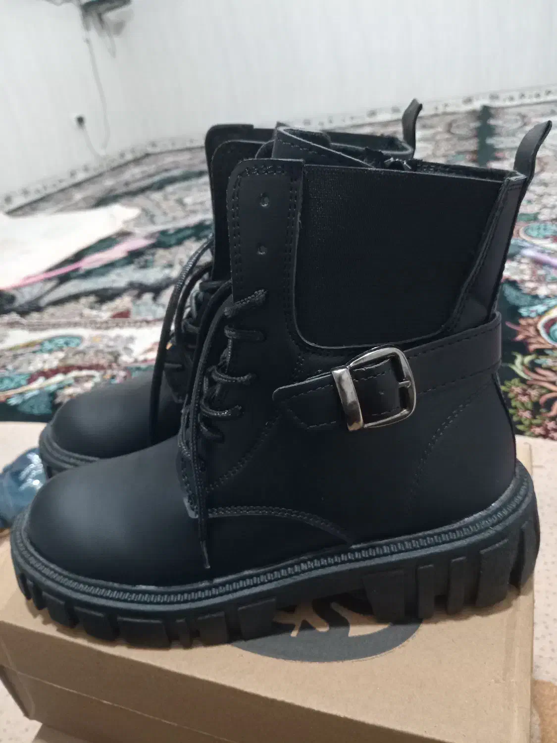 کفش نو|کیف، کفش، کمربند|سرپل ذهاب, |دیوار