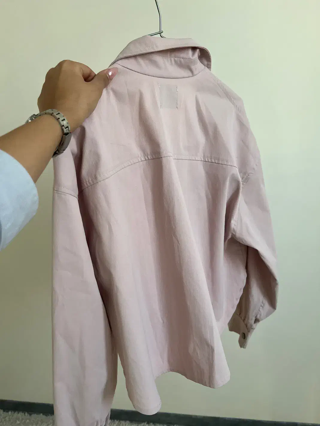 کت پاییزه|لباس|کرج, بنیاد|دیوار