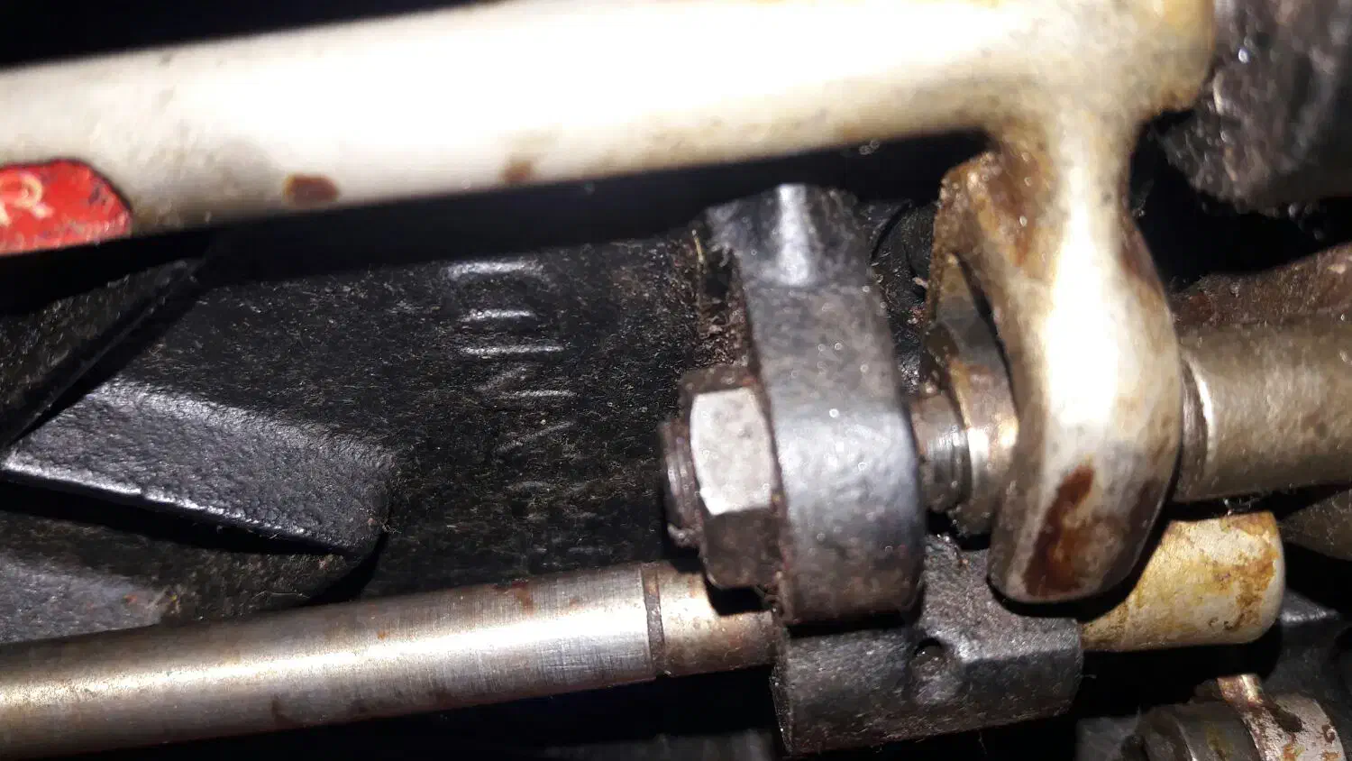 چرخ خیاطی قدیمی سینکر|کلکسیون اشیاء عتیقه|رشت, معلم|دیوار