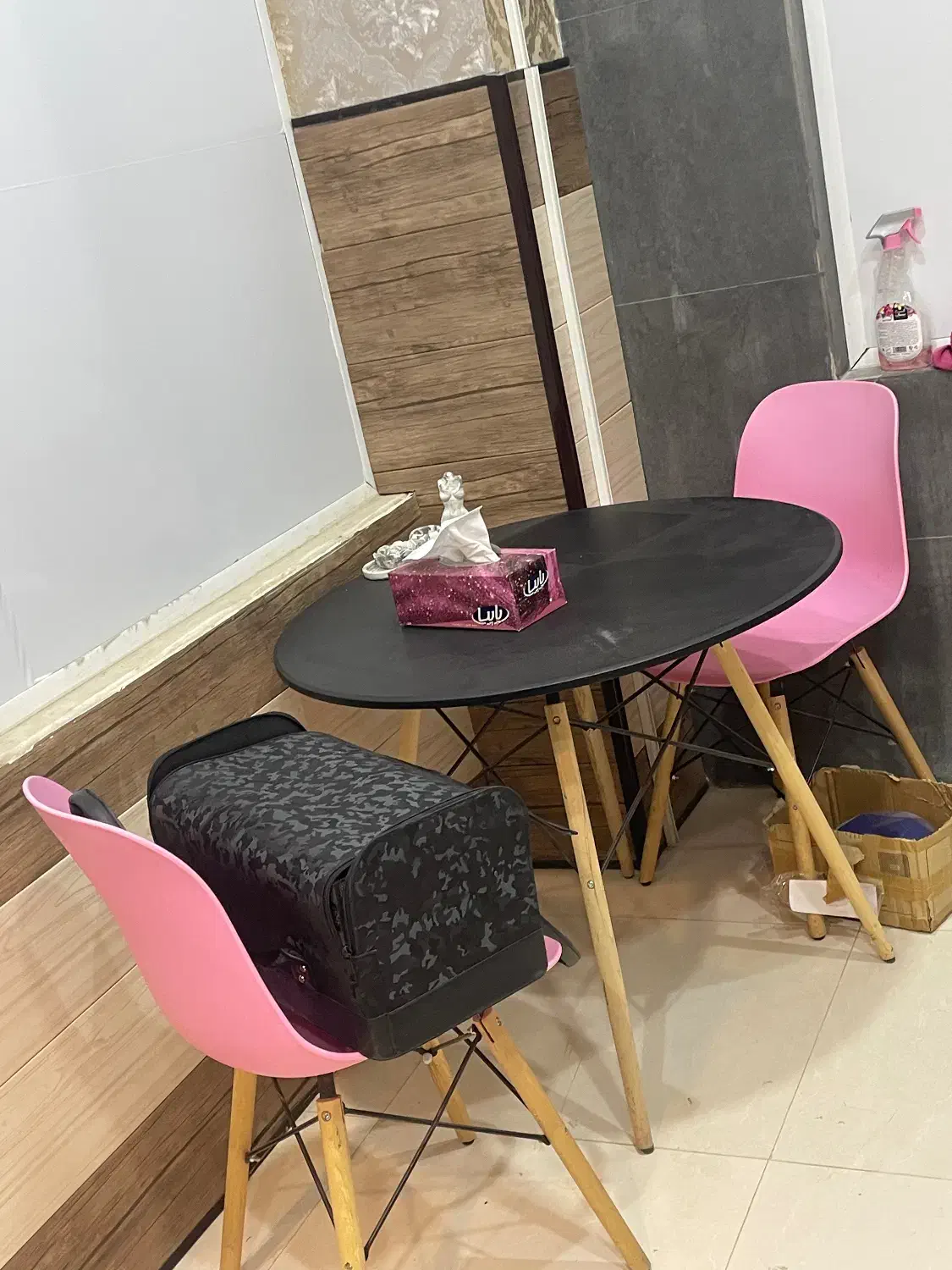 میز و دوتا صندلی|میز و صندلی غذاخوری|فولادشهر, سایت صنعتی کاوه|دیوار