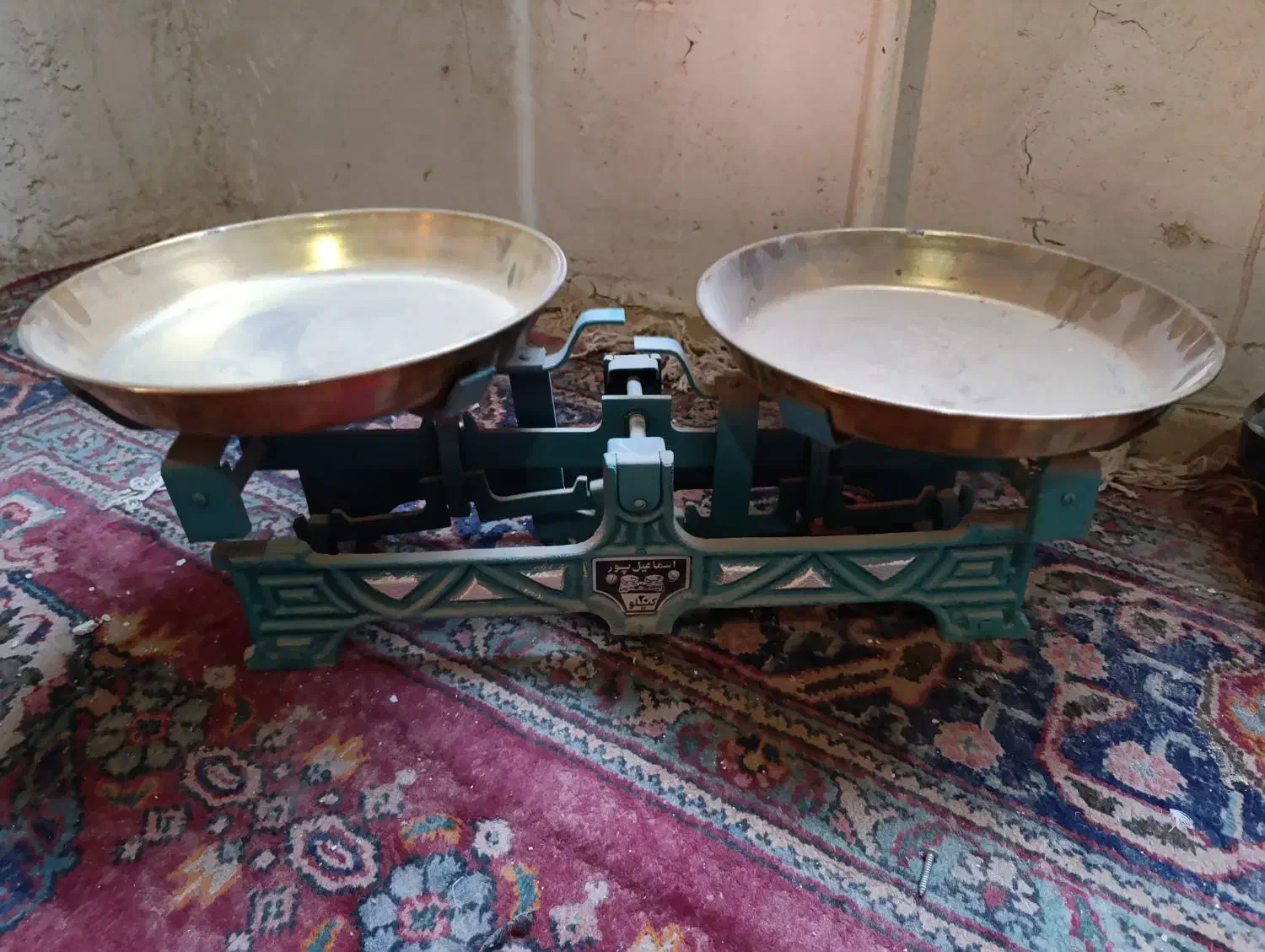 ترازو قدیمی نو|کلکسیون اشیاء عتیقه|آران و بیدگل, |دیوار