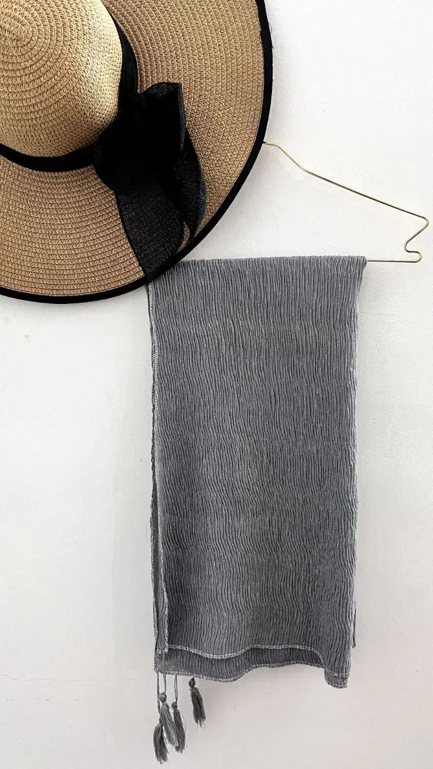 شال|لباس|مشهد, نیزه|دیوار