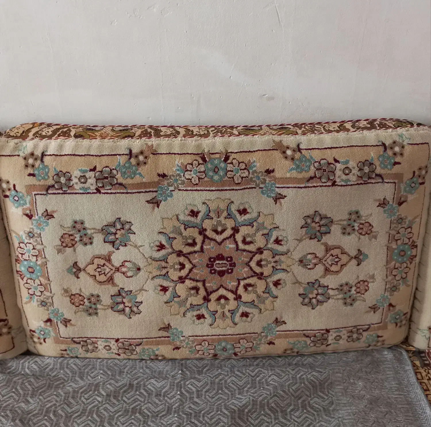 ۱۲ عدد پشتی|پشتی|سنندج, |دیوار