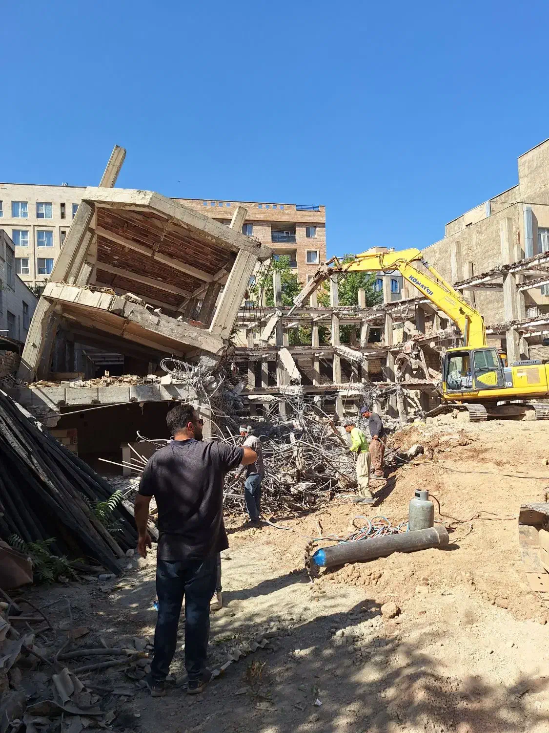 اجاره بیل مکانیکی ۲۲۰ خط۷|خدمات حمل و نقل|ری, شهرک نظامی|دیوار