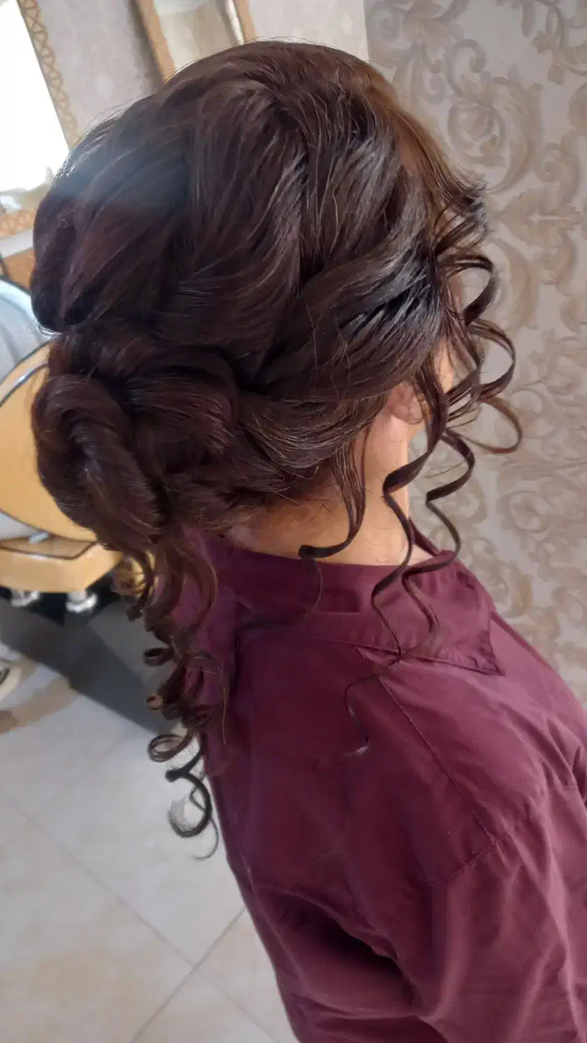 شنیون و میکاپ ویژه ۶۳۰ کاشت ناخن ۲۵۰|خدمات آرایشگری و زیبایی|کرمان, |دیوار