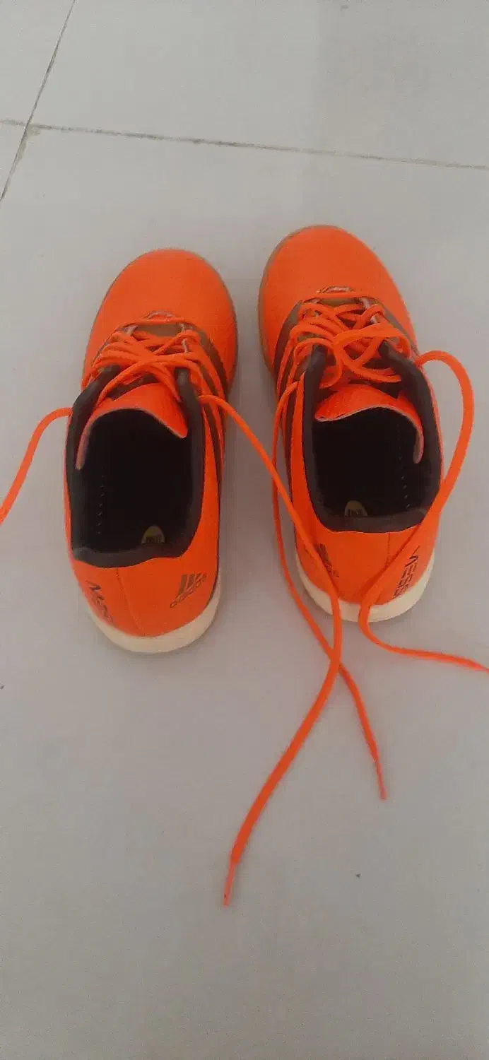 کفش فوتبالی سایز ۳۳ نو|کفش و لباس بچه|ساری, |دیوار