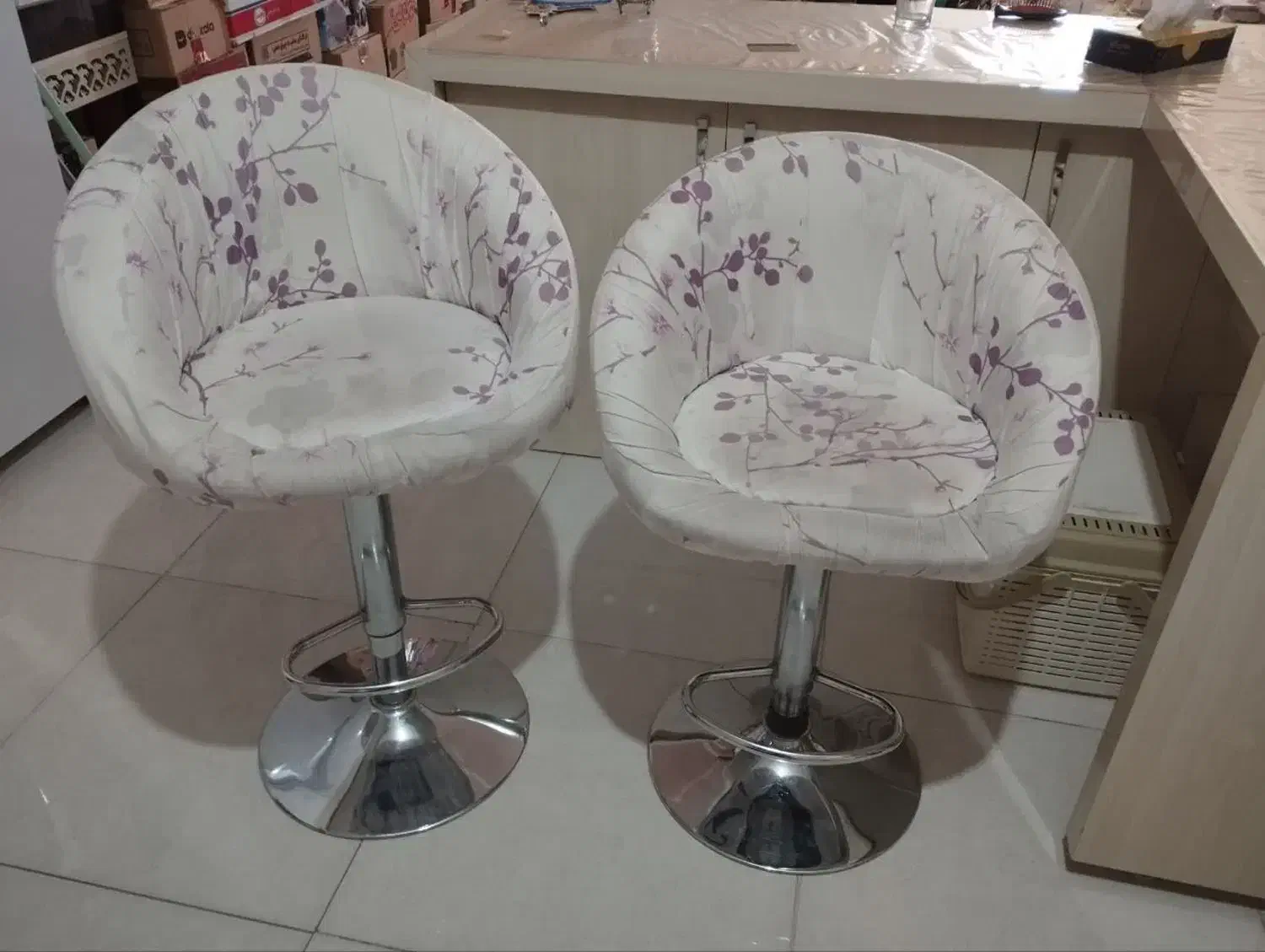 صندلی اپن|میز و صندلی غذاخوری|رشت, باهنر|دیوار