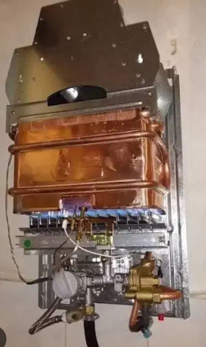 تعمیر و سرویس آبگرمکن دیواری در منزل مشتری|خدمات پیشه و مهارت|بندر ماهشهر, |دیوار