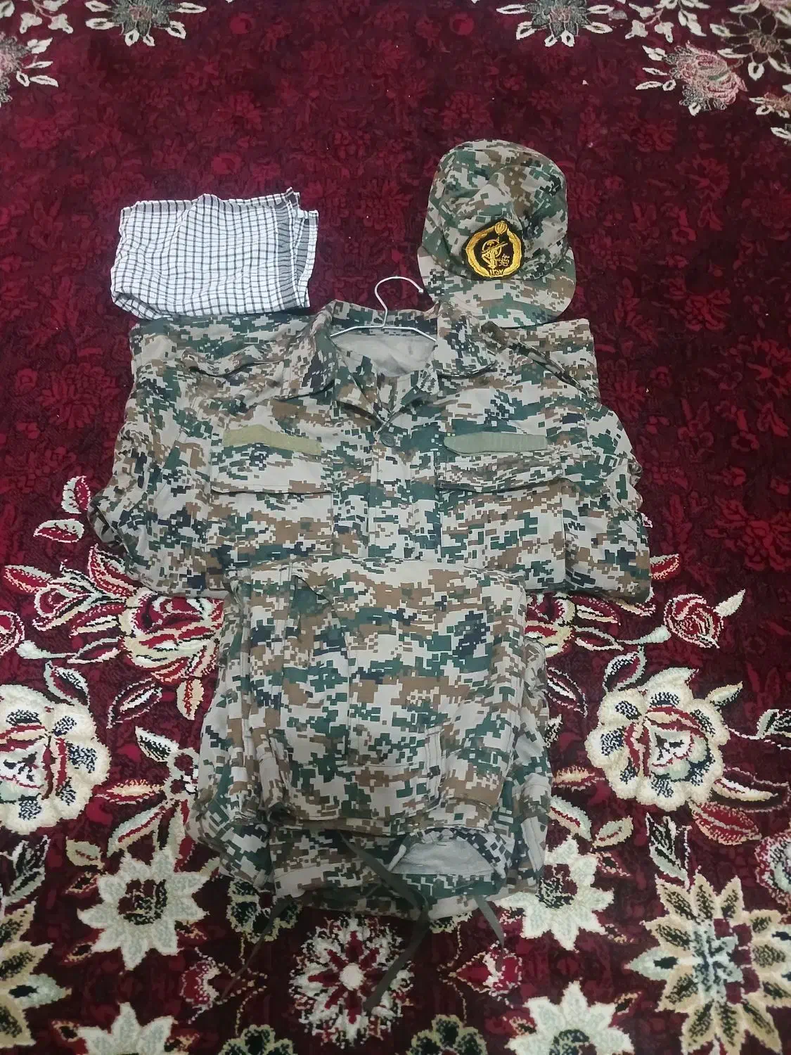 لباس بسیجی|لباس|سرپل ذهاب, |دیوار