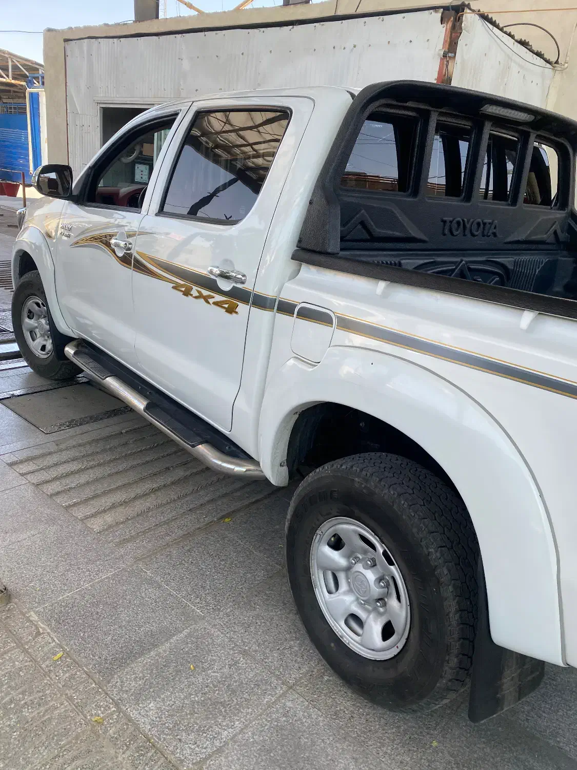 هایلوکس ۲۰۱۵ شاسی پلمپ|خودرو سواری و وانت|کرمان, |دیوار