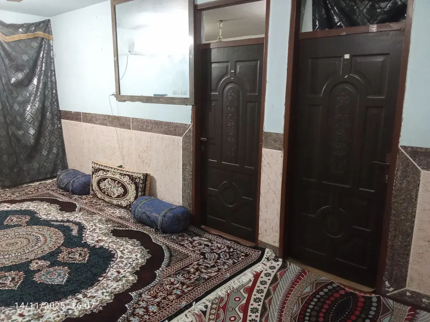 فروش دوباب مغازه ویک واحداپارتمان دوخوابه|فروش آپارتمان|سراوان, |دیوار