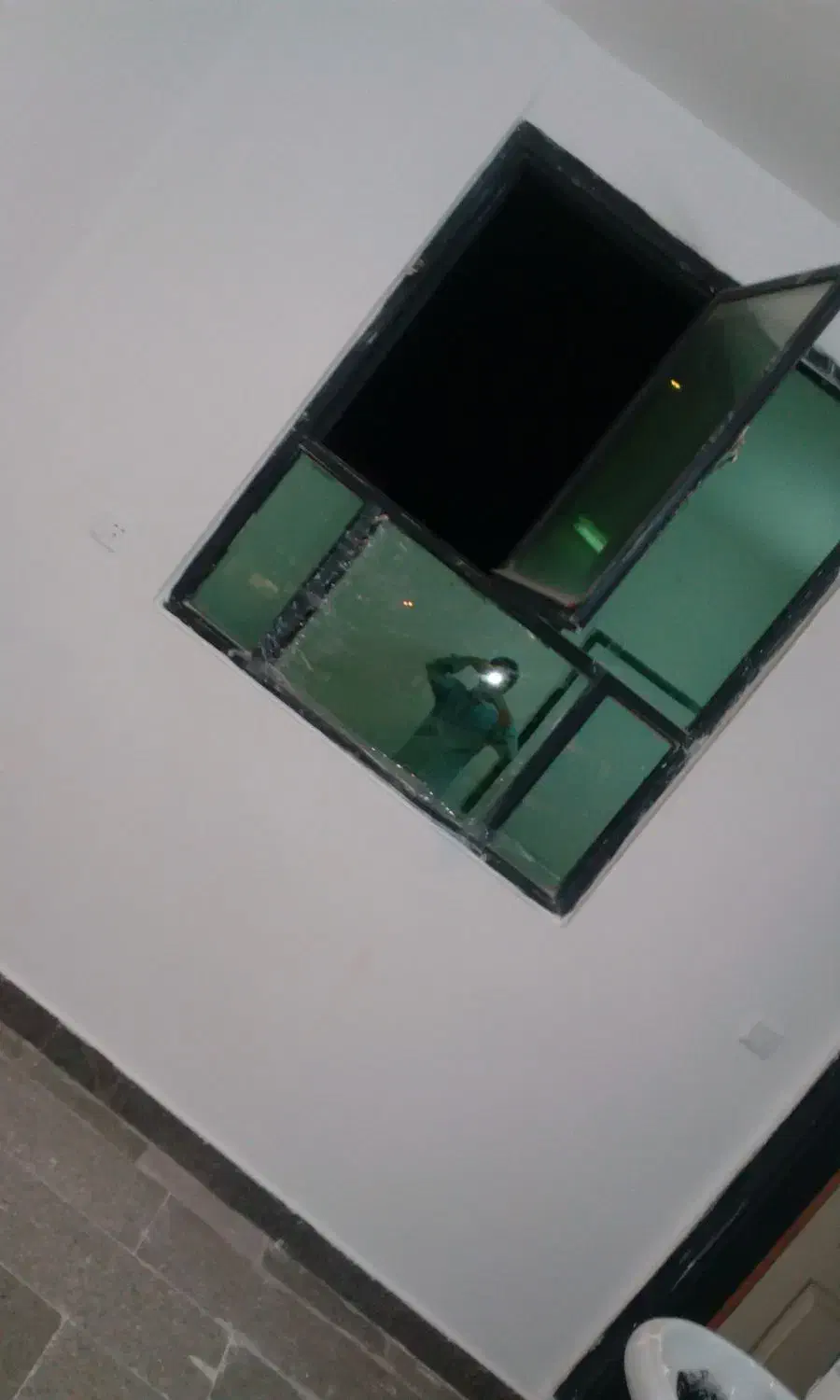 رنگ آمیزی ساختمان ودرب پنجره|خدمات پیشه و مهارت|جیرفت, |دیوار