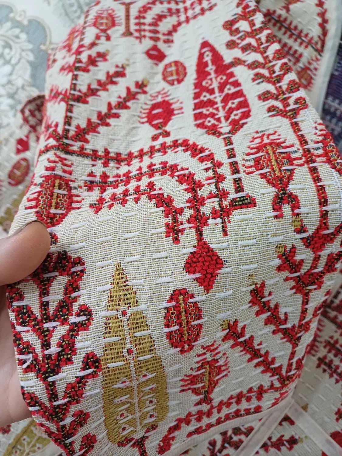 کت گلیمی|لباس|مشهد, ثامن|دیوار