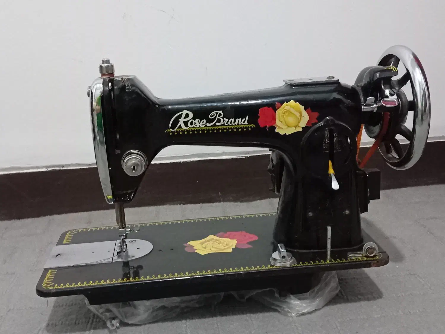 چرخ خیاطی Rose Brand|چرخ خیاطی و ریسندگی|قم, پردیسان|دیوار