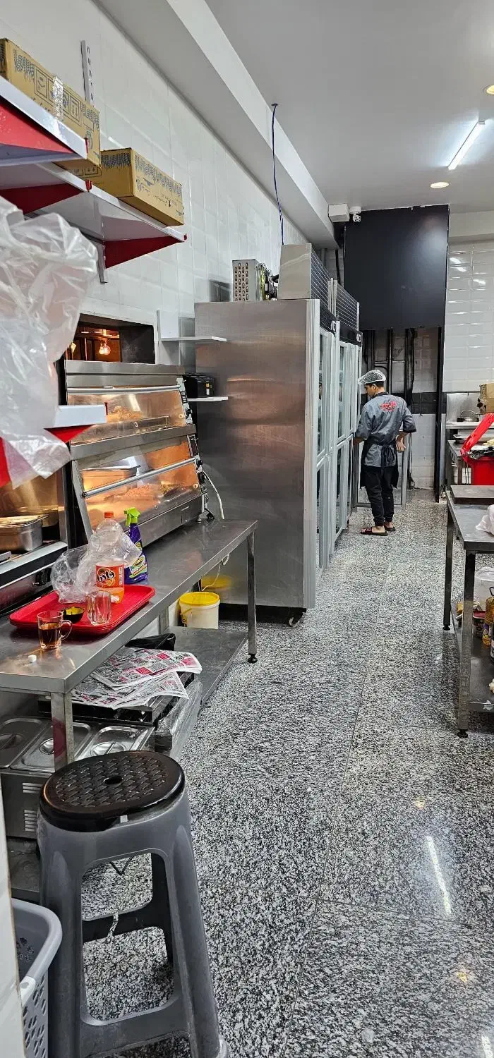 استخدام سوخاری زن سالاد زن و ساندویچ زن|استخدام خدمات فروشگاه و رستوران|تهران, نیروی هوایی (پیروزی)|دیوار