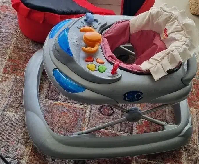 روروئک و کیف|کالسکه و لوازم جانبی|اصفهان, شیخ طوسی|دیوار