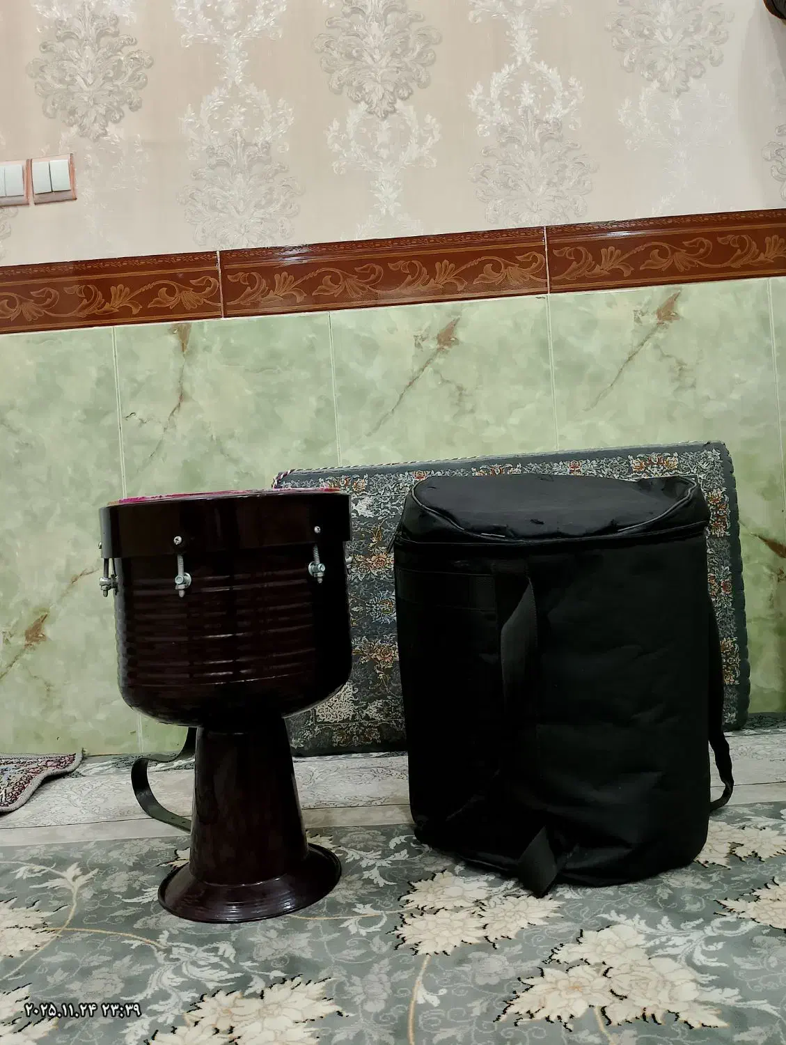 ضرب چهار فصل|درام و پرکاشن|قروه, |دیوار