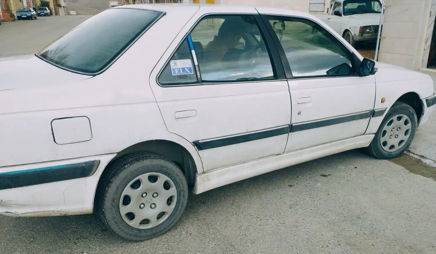 پژو پارس سفید|خودرو سواری و وانت|بروجرد, |دیوار