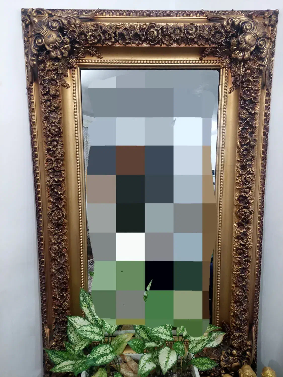 اینه قدی کنده کاری شده طلایی|آینه|آستانه اشرفیه, |دیوار