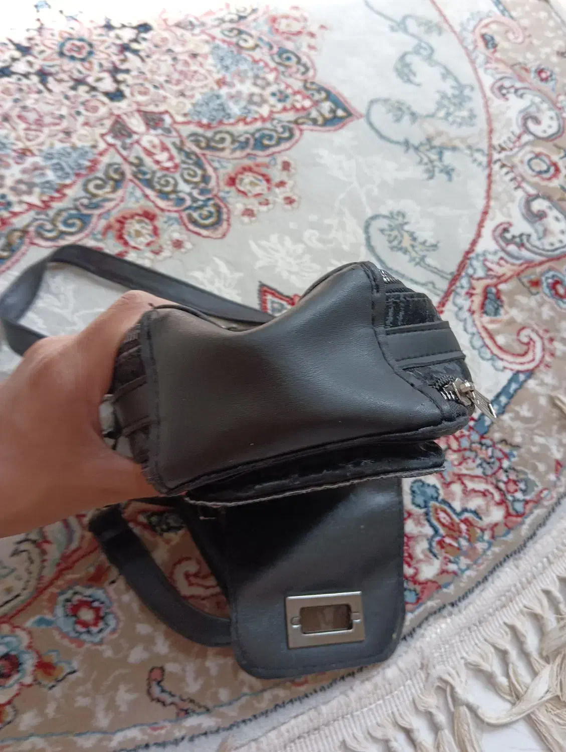 کیف گردنی هست سالم به شرط فوری با تخفیف|کیف، کفش، کمربند|ری, تقی آباد|دیوار