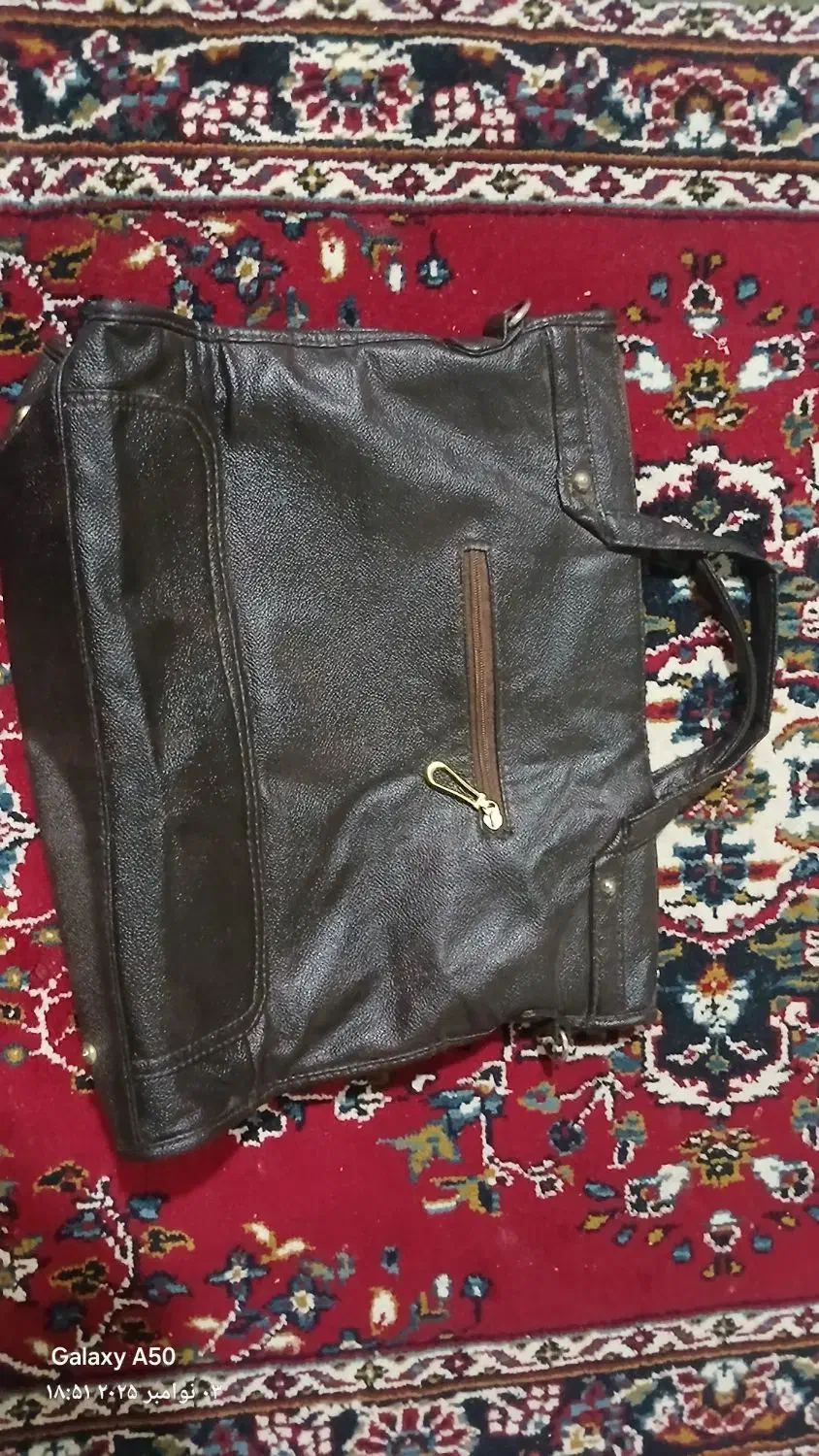 کیف جولی|کیف، کفش، کمربند|فردیس, منظریه|دیوار