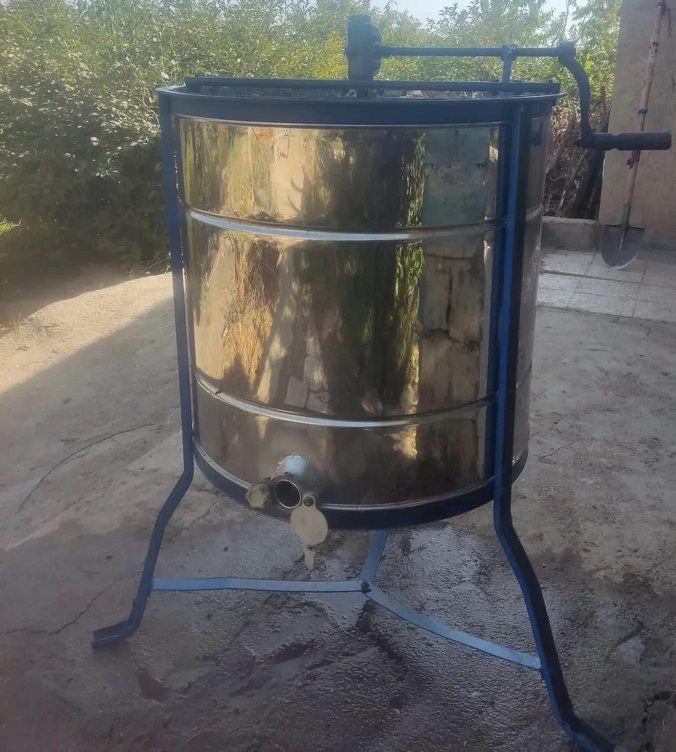 استراکتور|ماشین‌آلات صنعتی|صحنه, |دیوار